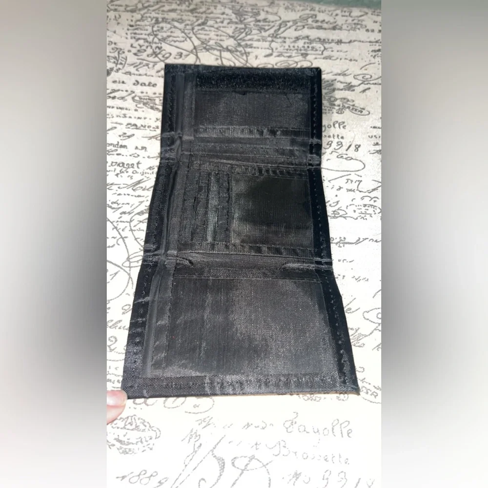 Comic book style wallet with multiple pockets #comic #gaming